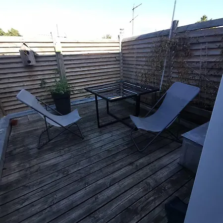 Casa de hóspedes A 2 Pas De Paris *